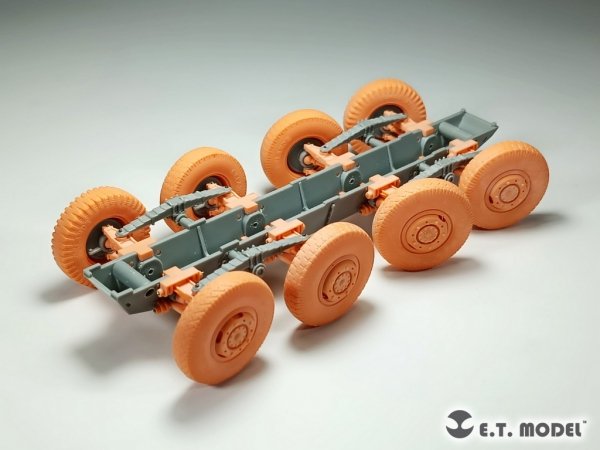E.T. Model P35-103 WWII German Sd.Kfz.234 Small Diameter Weighted Wheels Type.3 1/35