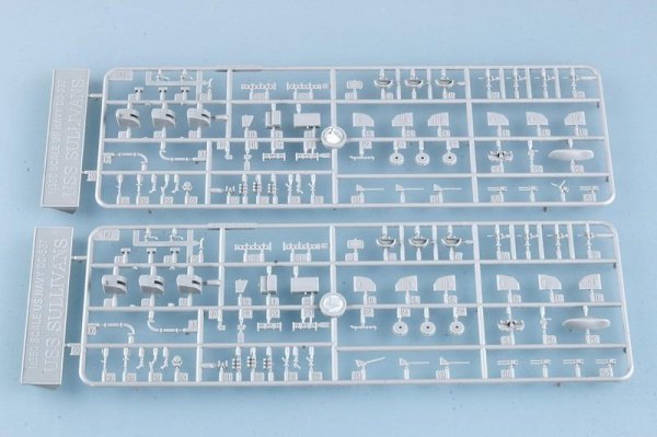 Trumpeter 05304 USS THE SULLIVANS DD-537 (1:350)