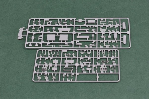 Hobby Boss 83403 USS Essex LHD-2 1/700