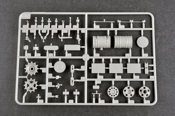 Trumpeter 09610 Russian T-72B3 with 4S24 Soft Case ERA &amp; Grating Armour 1/35
