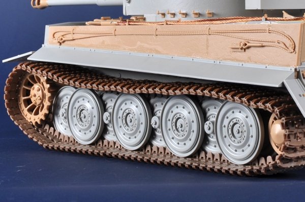 Trumpeter 00945 Pz.Kpfw.VI Ausf.E Sd.Kfz. 181 Tiger I Late Production 1/16