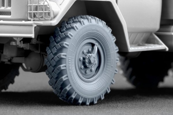 ScaleX WM 35018 ZIL 131 Ordinary wheel set for Trumpeter kit 1/35