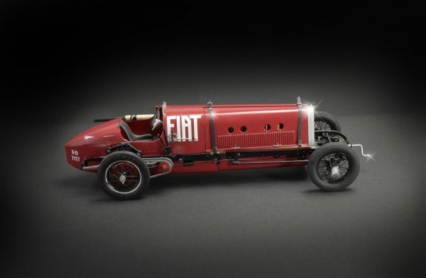 Italeri 4701 FIAT MEFISTOFELE 21706 c.c. (1:12)