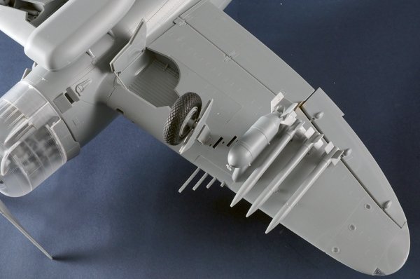 Trumpeter 02427 P-47D Thunderbolt Razorback 1/24