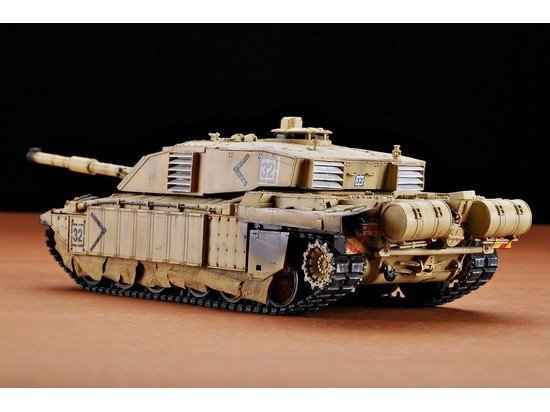 Trumpeter 00323 British Challenger 2 MBT (OP. Telic) Iraq 2003 (1:35)