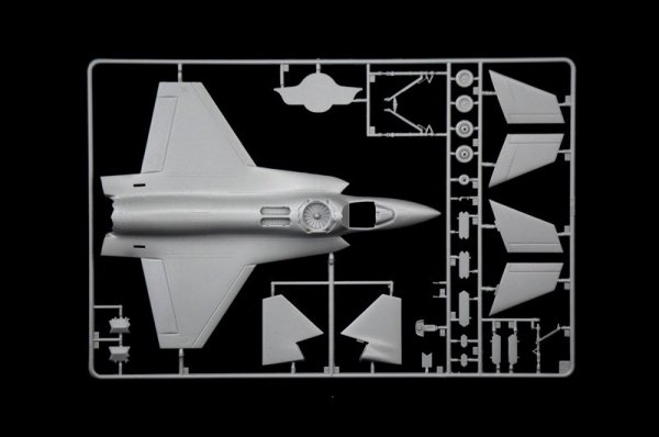 Italeri 1419 JSF Program X-32A and X-35B (1:72)