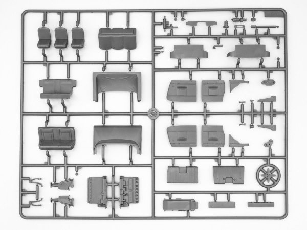ICM 35533 Typ 770K (W150) Tourenwagen 1/35
