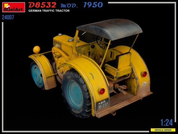 MiniArt 24007 GERMAN TRAFFIC TRACTOR D8532 MOD.1950 1/24