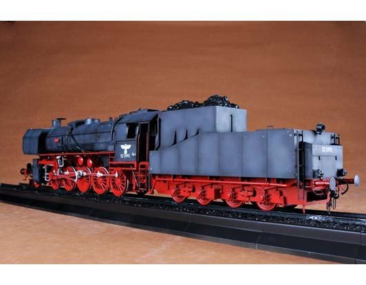 Trumpeter 00210 Kriegslokomotive BR52 (1:35)
