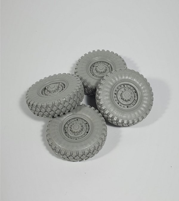 Panzer Art RE35-751 ASV M1117 “Guardian” Road wheels 1/35