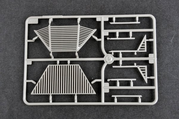 Trumpeter 09610 Russian T-72B3 with 4S24 Soft Case ERA &amp; Grating Armour 1/35