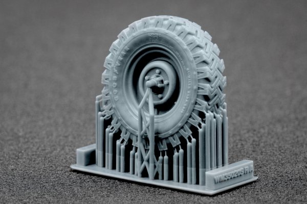 ScaleX WM 35020S L. Rover 88 6.5 small Sagged wheel set (for AK-Interactive) 1/35