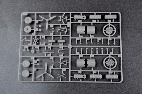 Trumpeter 01638 Focke-Wulf Fw 200C-4 Condor (1:72)