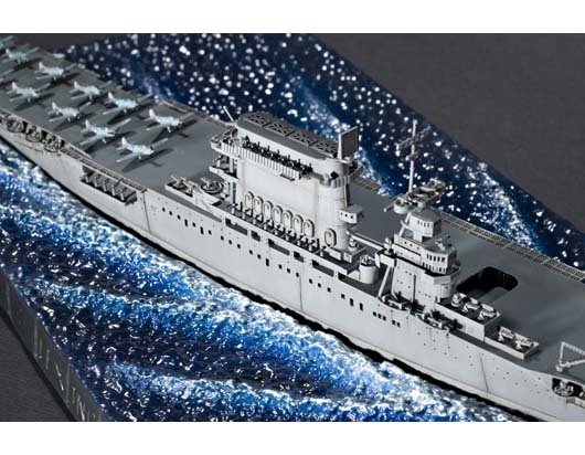 Trumpeter 05728 USS Essex CV-9 1/700