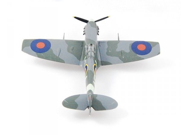 Revell 04164 Spitfire Mk V b (1:72)