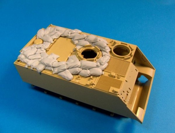 Panzer Art RE35-158 Sand armor for IDF M113 APC 1/35