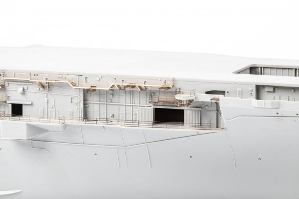 Eduard BIG5363 USS Intrepid CV-11 PART I TRUMPETER 1/350