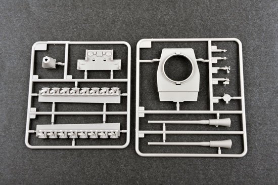 Trumpeter 07121 German E-100 Super Heavy Tank 1/72