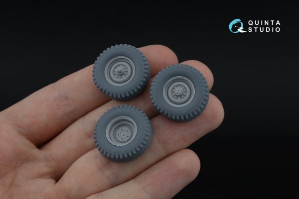 Quinta Studio QT35013 UAZ-469 Family tyre set (Zvezda) 1/35