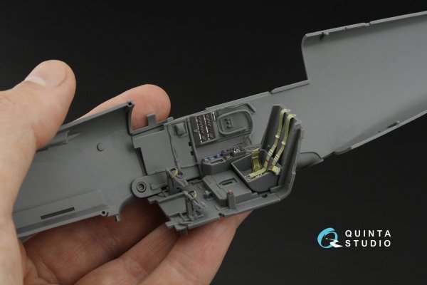 Quinta Studio QD32267 Bf 109K-4 3D-Printed &amp; coloured Interior on decal paper (Kotare) 1/32