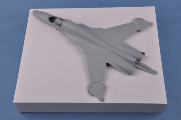 Hobby Boss 81756 Russian Su-34 Fullback Fighter-Bomber 1/48