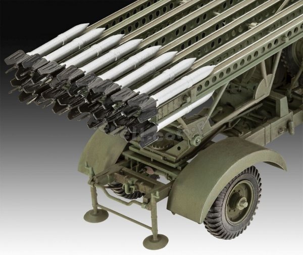 Revell 63338 W.O.T. 8 BM-13-16 Katyusha/ Cargo Model Set 1/72