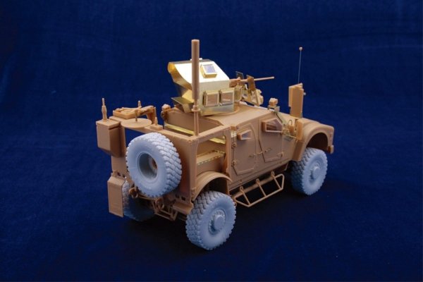 MK1 Design MM-35008 M-ATV DX PACK ( With resin tire ) 1/35