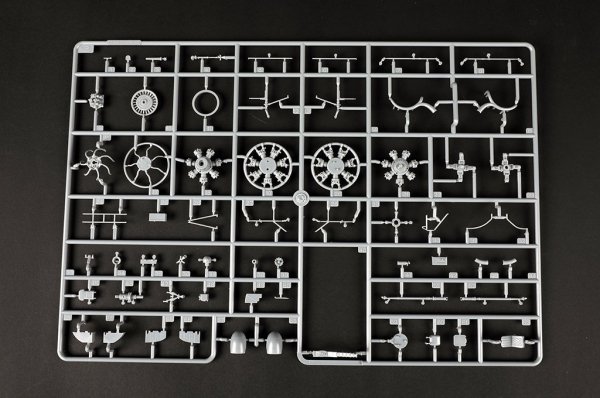Trumpeter 05817 Mi-4A Hound 1/48