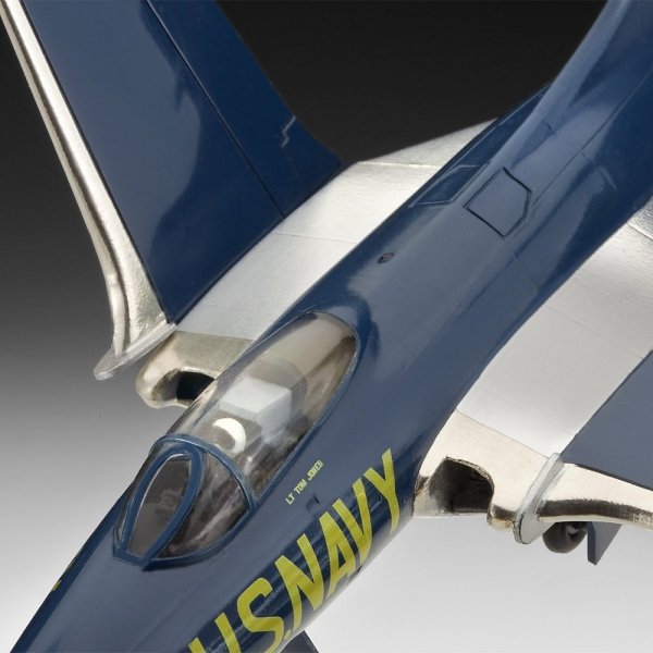 Revell 04286 F9F-4/5 Panther (1:72)
