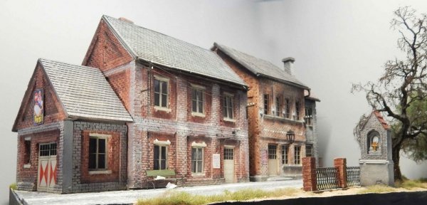 RT-Diorama 35210 Town House (Modular System) 1/35
