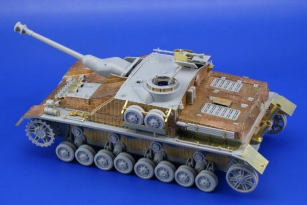 Eduard 35948 Zimmerit StuG. IV Ausf. G late 1/35 Dragon