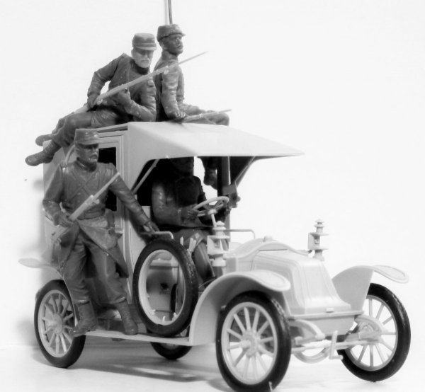 ICM 35660 Battle of the Marne (1914), Taxi car with French 1/35