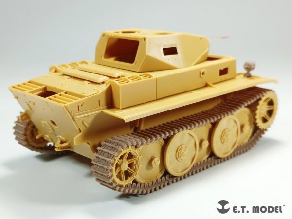 E.T. Model P35-063 WWII German Pz.Kpfw.II Ausf.L Luchs Workable Track ( 3D Printed ) 1/35