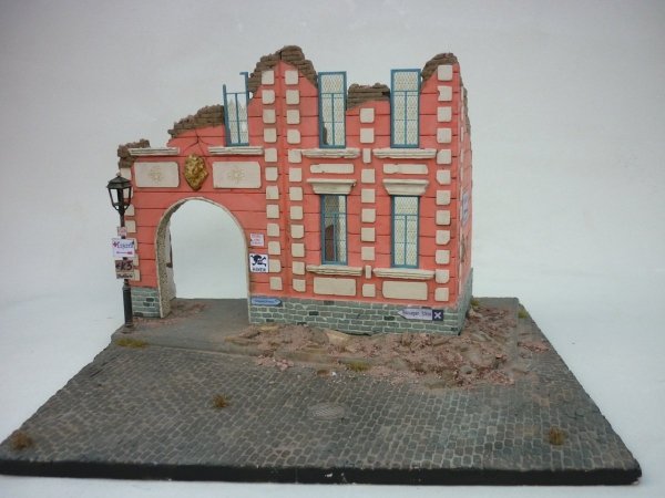 RT-Diorama 35222 Diorama-Base: &quot;Bombed out Street&quot; 1/35