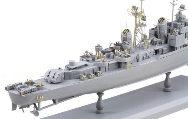 Dragon 1045 U.S.S. Frank Knox DD-742 (1:350)