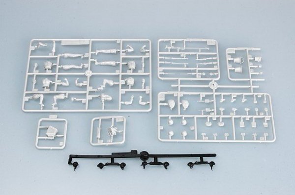 Trumpeter 00413 WW II Soviets tank soldier (1:35)