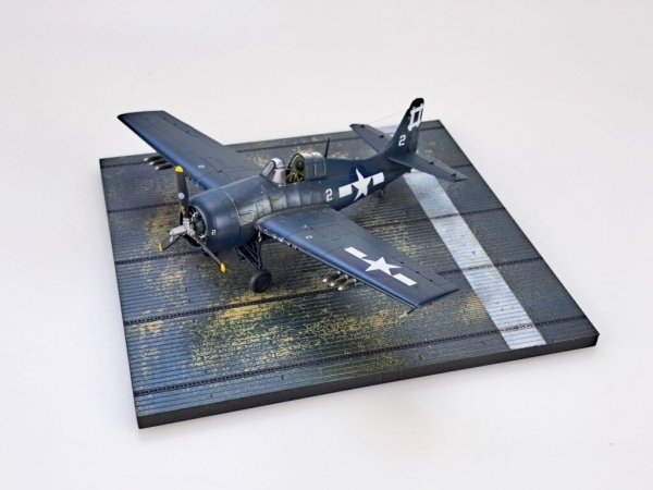 Arma Hobby 70060 USN/RN Escort Carrier Deck / USN/RN Pokład Lotniskowca Eskortowego 152x152mm (6 cali na 6 cali) 1/72