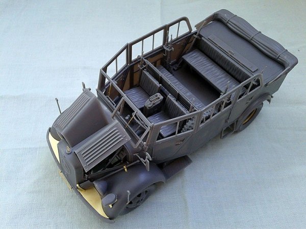 Miniart 35147 L1500A Kfz.70 German Personnel Car (1:35)