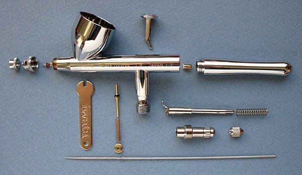 Iwata HP-CR Aerograf Revolution (0,3mm)