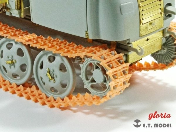 E.T. Model P35-029 Raupenschlepper Ost Kgs 66/340/120 Workable Track ( 3D Printed ) 1/35