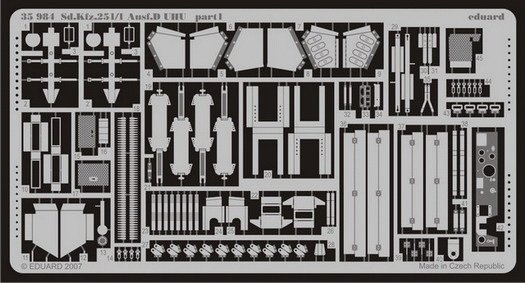 Eduard 35984 Sd. Kfz.251/1 Ausf. D UHU 1/35 AFV Club