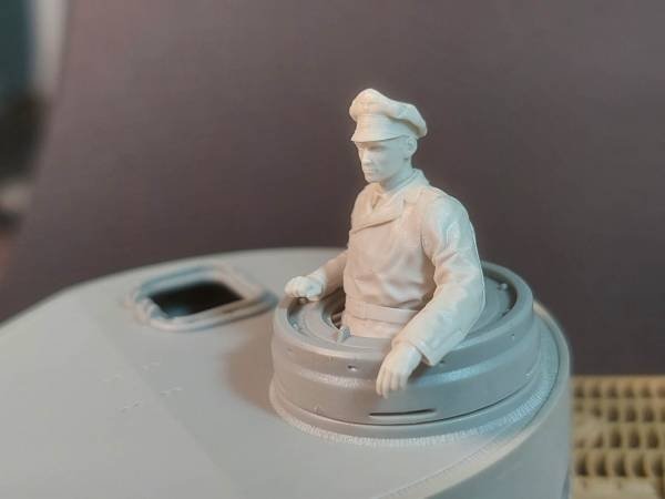 Panzer Art FI35-177 Waffen-SS tank commander (Tiger tank) 1/35