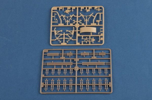 Hobby Boss 83894 French R35 with FCM turret tank 1/35