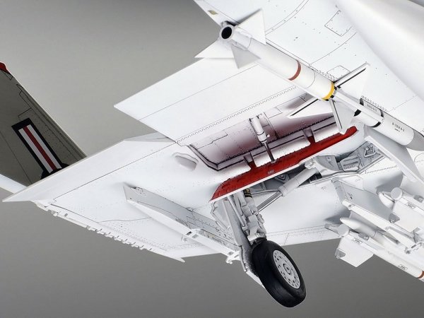 Tamiya 61121 McDonnell Douglas F-4B Phantom II 1/48