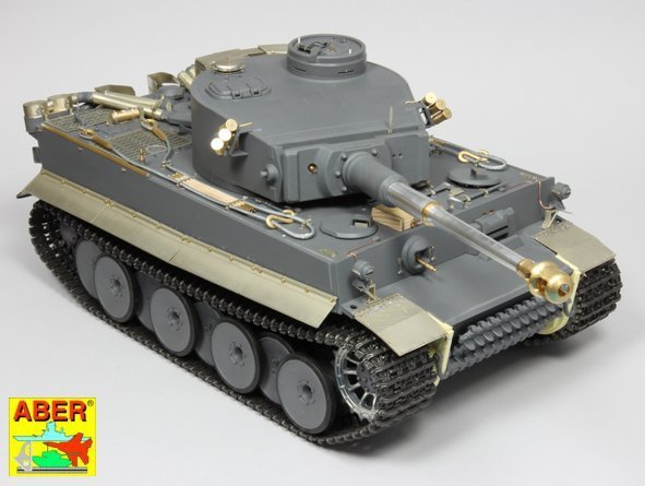 Aber 16K02 Pz.Kpfw. VI Ausf.E (Sd.Kfz.181) Tiger I – s.PzAbt. 501 in Tunisia (1:16)