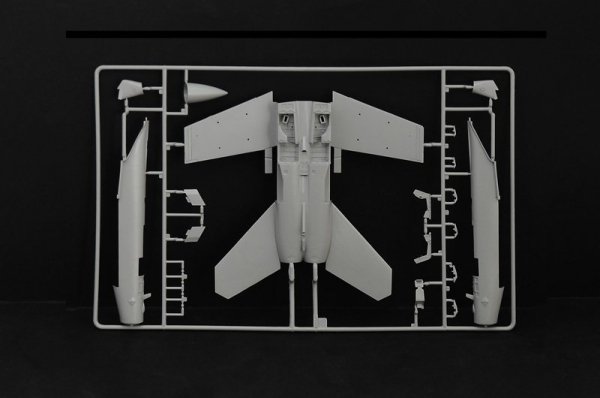 Italeri 2823 F/A-18F U.S. Navy Special Colors 1/48