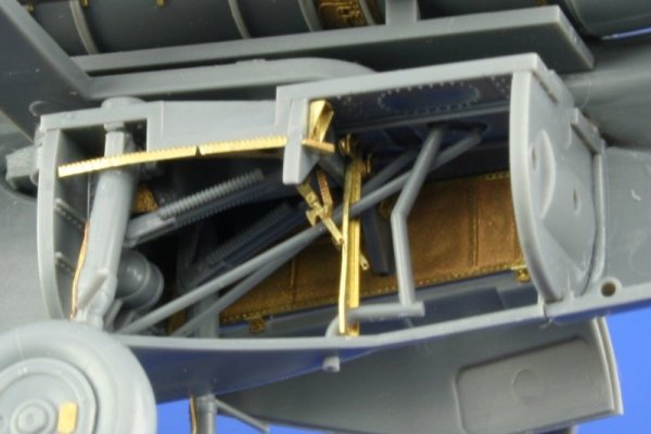 Eduard 49339 He 162A-2 Spatz 1/48 Tamiya