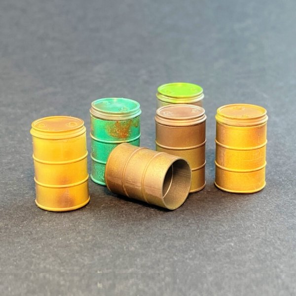 Point of no Return 3523049 Beczki 600l / Barrels 60l 1/35