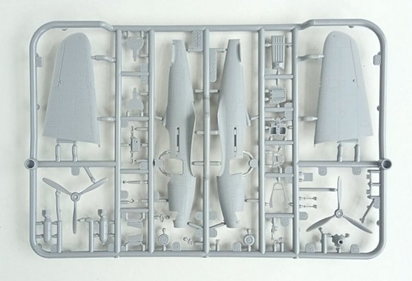 Arma Hobby 70057 P-400 Airacobra 1/72