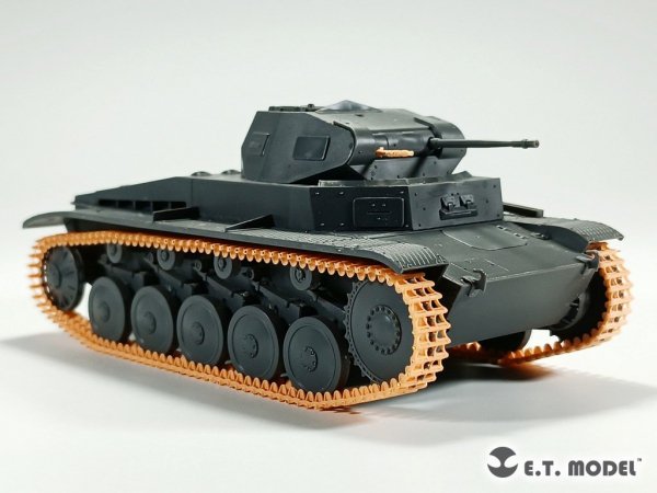 E.T. Model P35-052 WWII German Pz.Kpfw.II Workable Track ( 3D Printed ) 1/35